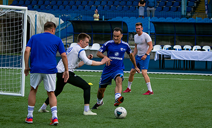 Калининградские футболисты сыграли с легендами российского футбола